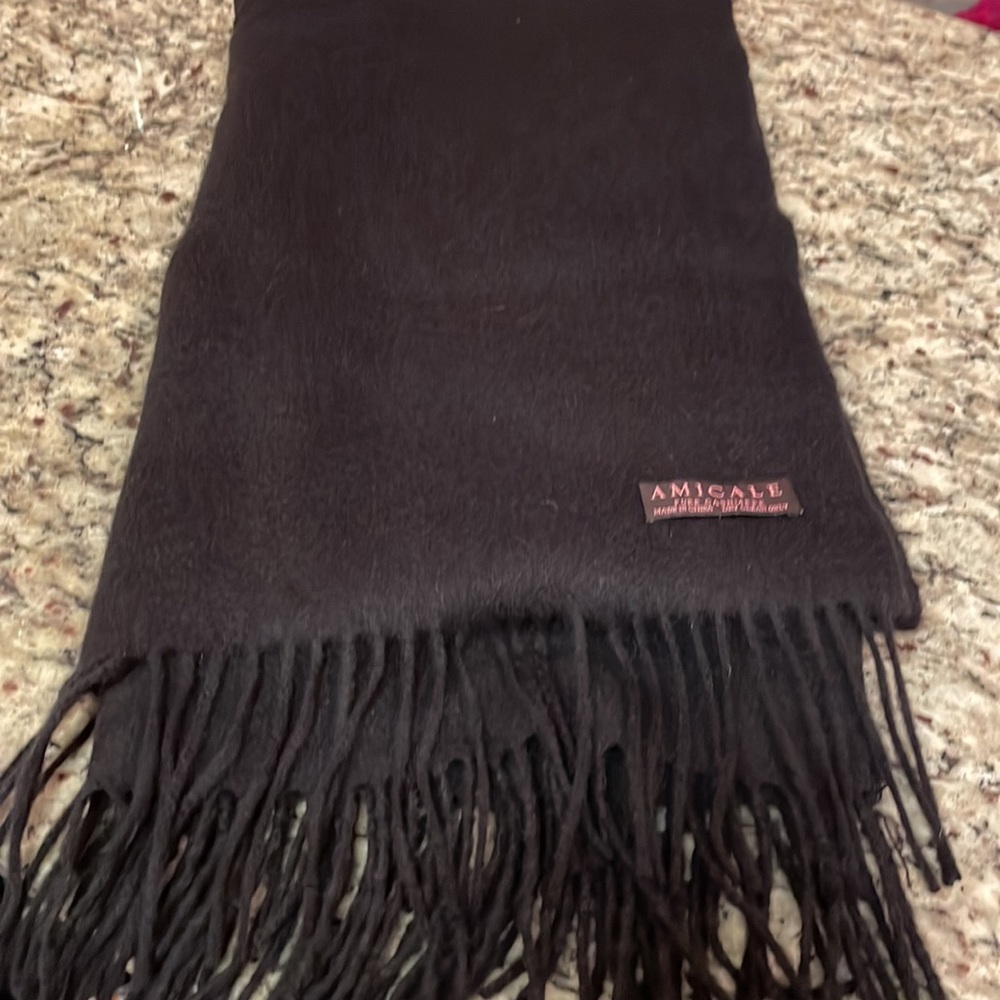 Amicale 100% Cashmere Scarf-Black